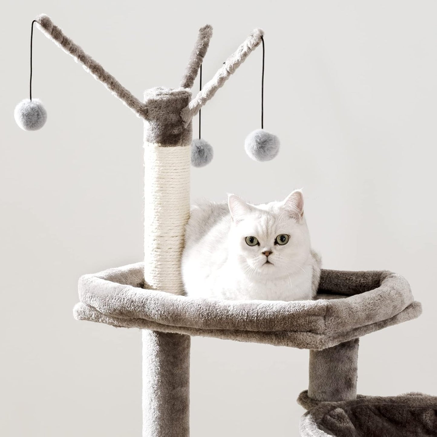 Signaature Home Kattenkrabpaal met Kattenbakmeubel 2-in-1 – 150 cm Hoge Kattenboom met Verborgen Kattenbak, Sisalpalen, Uitneembare Pluche Bal en Kast – Greige