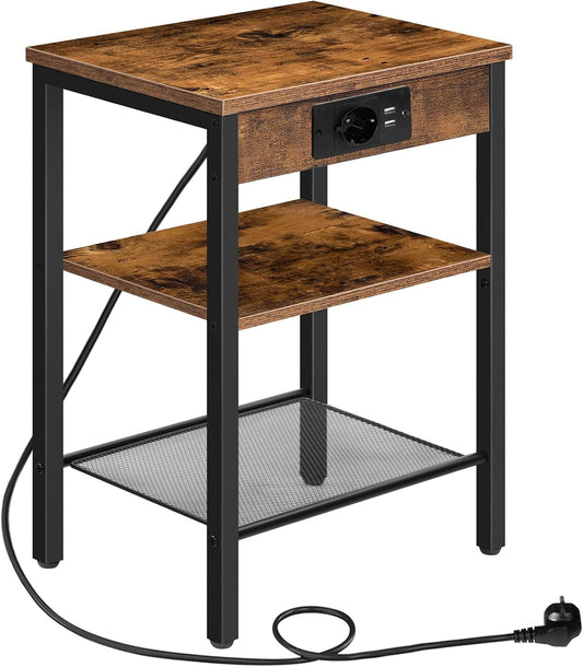 Signature Home Bijzettafel met Stopcontact en 2 USB-poorten – Smalle Bijzettafel met 3 Opbergplanken – Nachtkastje met Oplaadstation – Kleine Salontafel en Banktafel voor Woonkamer en Slaapkamer – 38 x 28 x 55 cm – Vintage Bruin