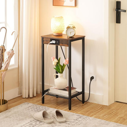 Signature Home Bijzettafel met Oplaadstation en Stopcontact – Smal Nachtkastje met Netplank – Hoge Telefoontafel voor Woonkamer en Slaapkamer – Vintage Bruin/Zwart