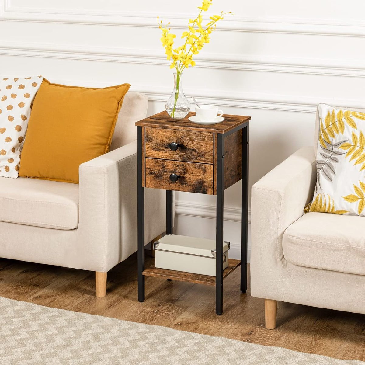 Signature Home Bijzettafel met 2 Lades en Opbergplanken – Hoge Telefoontafel en Nachtkastje – Smalle Sofatafel met Stevig Metalen Frame voor Woonkamer en Slaapkamer – Donkerbruin
