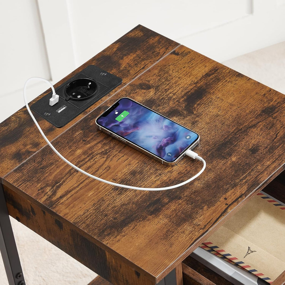 Signature Home Nachtkastje met Oplaadstation en USB-Poorten – Bijzettafel met Lade en Opbergplank – Smal Nachtkastje voor Kleine Ruimtes, Slaapkamer en Woonkamer – Vintage Bruin/Zwart
