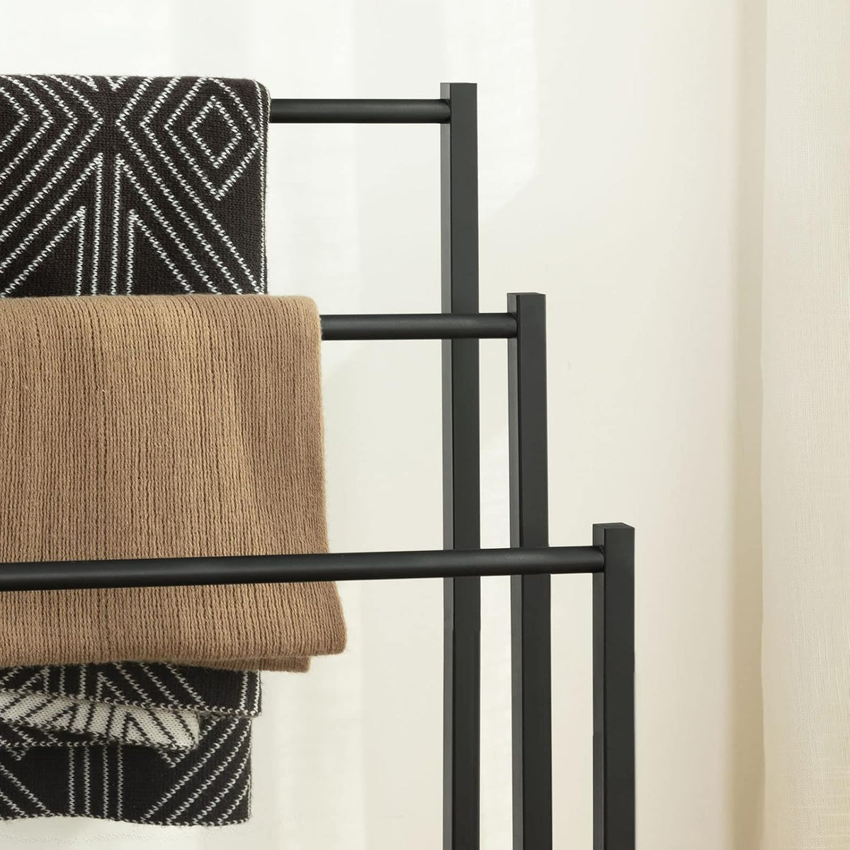 Signature Home Vrijstaand Handdoekenrek met 3 Stangen – Industriële Handdoekhouder & Handdoekladder – Ruimtebesparend Rek voor Badhanddoeken, Kleding, Dekens en Tijdschriften – Voor Badkamer