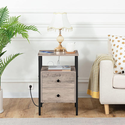 Signature Home Nachtkastje met Stopcontacten en USB-Poorten – Bijzettafel met Lade en Opbergplank – Smalle Sidetable & Salontafel met Oplaadstation – Ruimtebesparend voor Slaapkamer en Woonkamer – Eenvoudig te Monteren