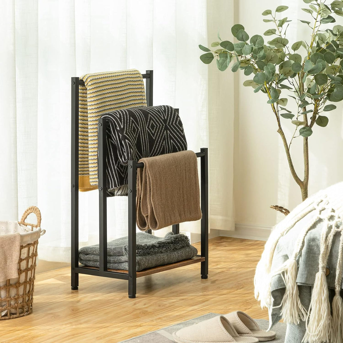 Signature Home Vrijstaand Handdoekenrek met 3 Stangen – Industriële Handdoekhouder & Handdoekladder – Ruimtebesparend Rek voor Badhanddoeken, Kleding, Dekens en Tijdschriften – Voor Badkamer