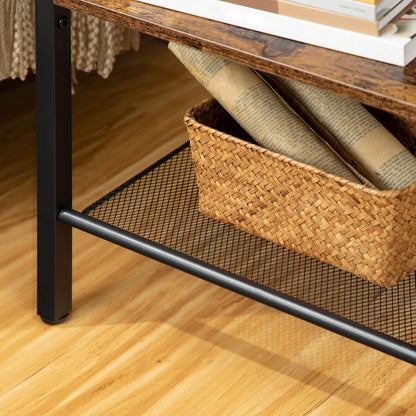 Signature Home Bijzettafel met Stopcontact en 2 USB-poorten – Smalle Bijzettafel met 3 Opbergplanken – Nachtkastje met Oplaadstation – Kleine Salontafel en Banktafel voor Woonkamer en Slaapkamer – 38 x 28 x 55 cm – Vintage Bruin
