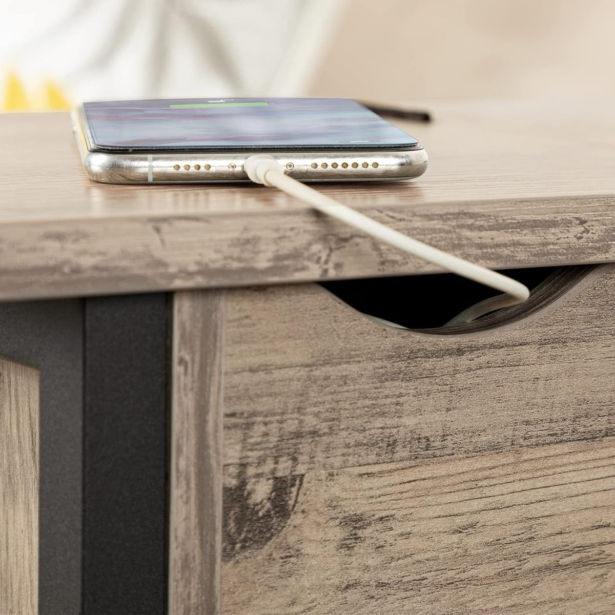Signature Home Bijzettafel met Oplaadstation en Opbergruimte – Smalle Sofa- en Nachtkasttafel met Opklapbaar Blad – Stopcontacten & USB-poorten – Stevige Bijzettafel voor Woonkamer en Slaapkamer – Greige/Zwart