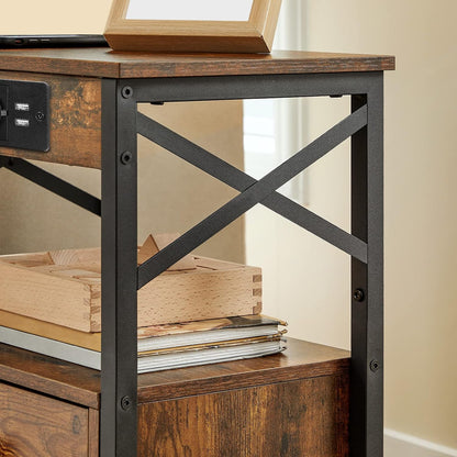 Signature Home Nachtkastje met Oplaadstation – Bijzettafel met Opklapbare Lade – USB-Poorten & Stopcontact – Bedkastje voor Slaapkamer – Industrieel Design – Vintage Bruin/Zwart