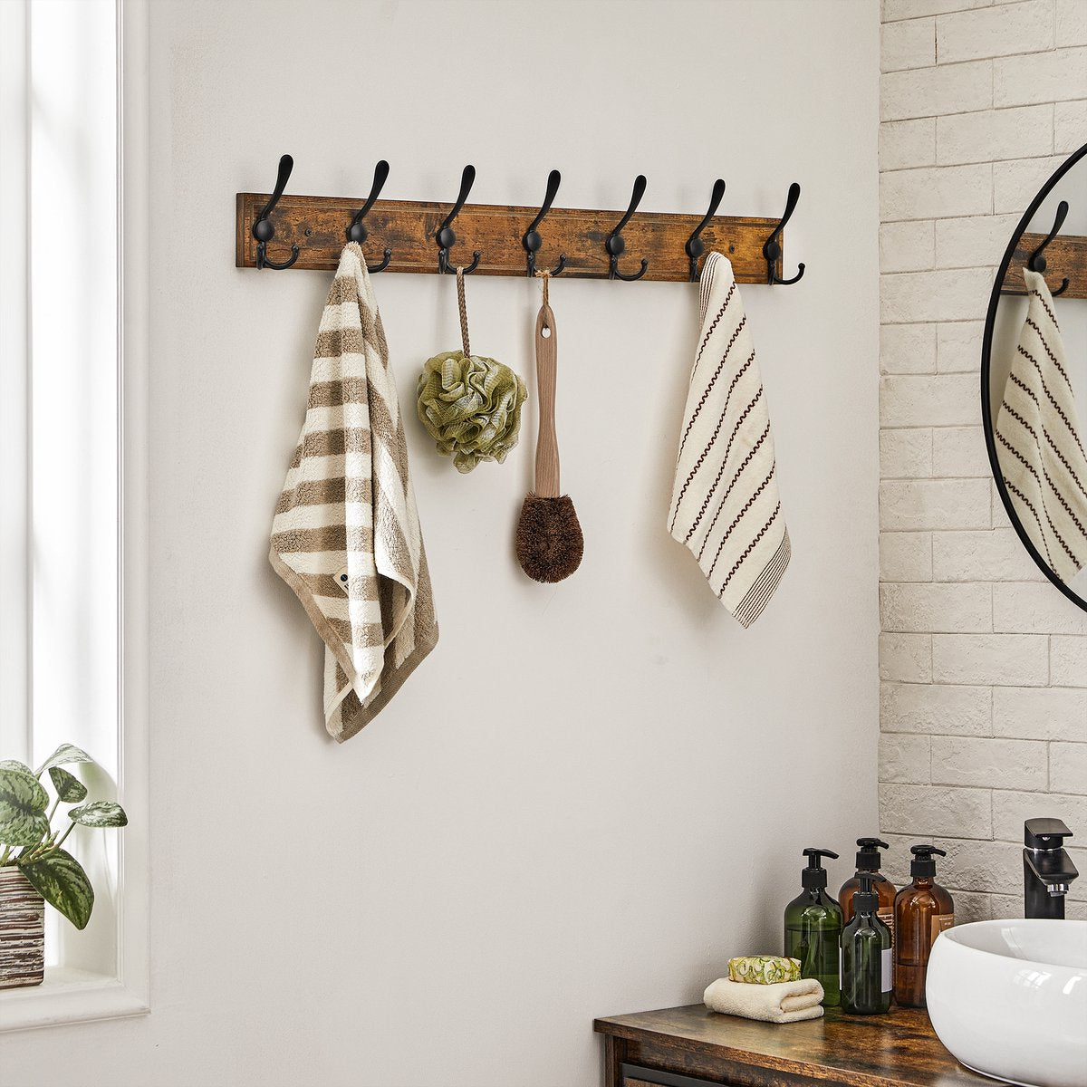 Clothes wall rack